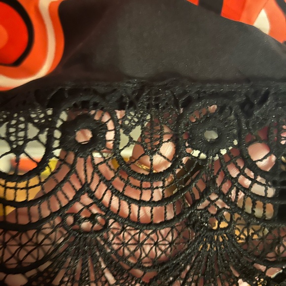 White mark Black and orange long sleeve dress. With lace - Picture 6 of 6